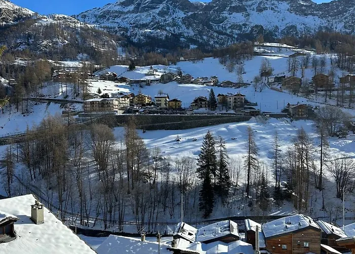 Valtournenche Walk To Gondola *